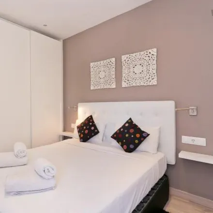 Rent this 1 bed apartment on Carrer de Sepúlveda in 08001 Barcelona, Spain