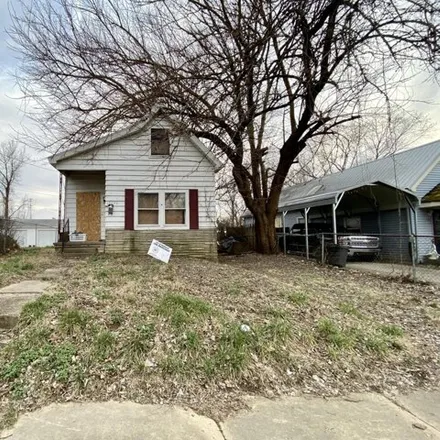 Buy this 2 bed house on 1644 Powell Street in Henderson, KY 42420
