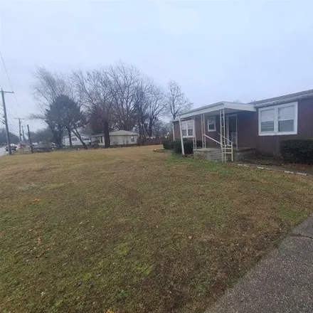 Buy this 2 bed house on 2468 McFarland Avenue in Owensboro, KY 42301