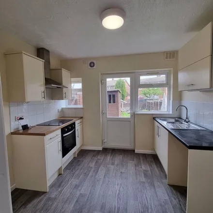 Image 5 - Wood Lane, West Bromwich, B70 9PY, United Kingdom - Townhouse for rent