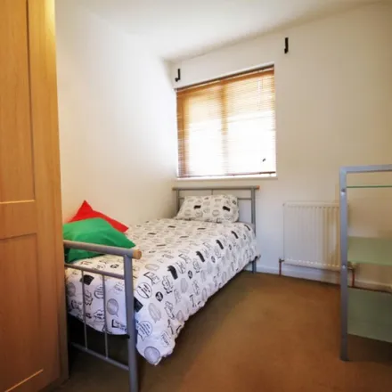 Rent this 4 bed townhouse on 17-28 Redcastle Close in London, E1 0ED