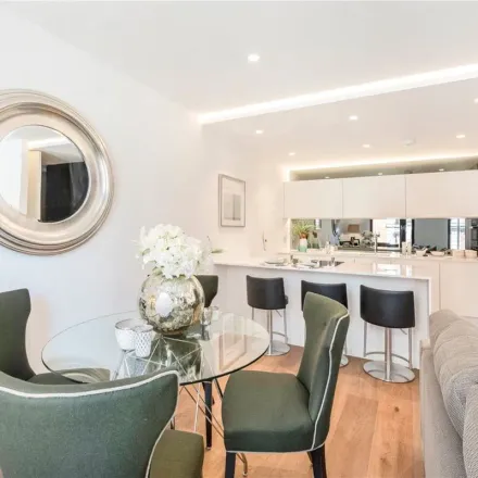 Image 3 - Hoppers, 77 Wigmore Street, East Marylebone, London, W1U 1QE, United Kingdom - Apartment for rent