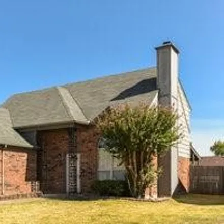 Buy this 3 bed house on 527 Nightshade Drive in Arlington, TX 76018