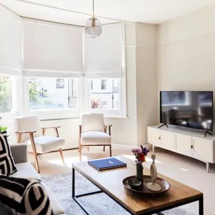 Rent this 4 bed apartment on Bikehangar 552 in Romola Road, London