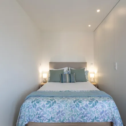 Rent this 1 bed apartment on Quinta de Vilar in Rua de Vilar, 4050-329 Porto