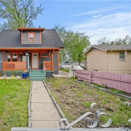 Buy this 3 bed house on 2777 Capitol Avenue in Des Moines, IA 50317