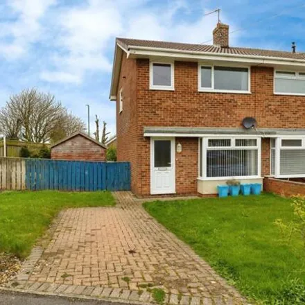 Buy this 3 bed duplex on Ripon Road in Brotton, TS12 2XE