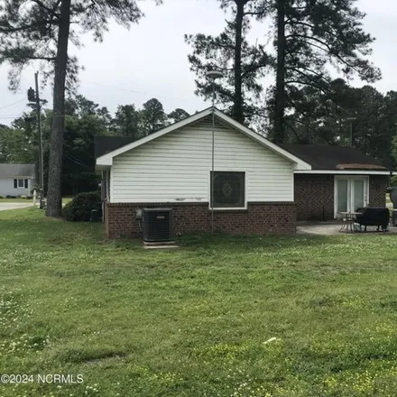 Image 2 - 699 West Stevens Street, Wallace, Duplin County, NC 28466, USA - House for sale