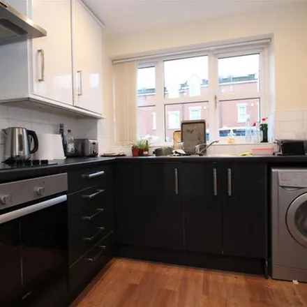 Rent this 4 bed townhouse on Bisley Street in Leicester, LE3 0DA