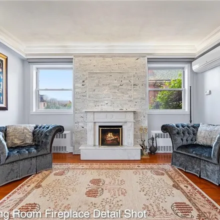 Image 7 - 514 Oriental Boulevard, New York, NY 11235, USA - Townhouse for sale