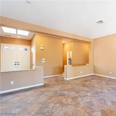 Image 8 - Blue Feather Street, Henderson, NV 89052, USA - House for sale