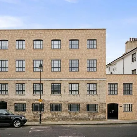 Image 8 - 3 Orleston Road, London, N7 8LH, United Kingdom - Apartment for rent