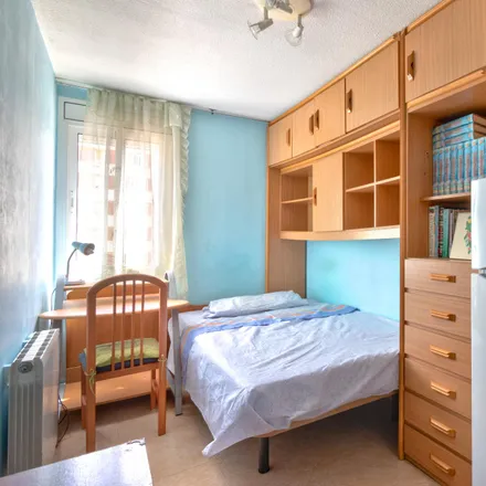 Rent this 3 bed room on Avinguda d'Europa in 71-81, 08907 l'Hospitalet de Llobregat