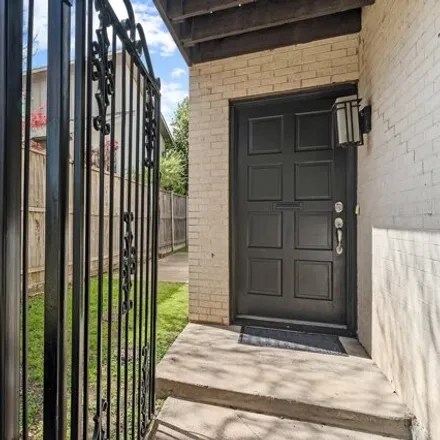 Image 3 - 4956 Thunder Road, Inwood, Dallas, TX 75244, USA - House for rent