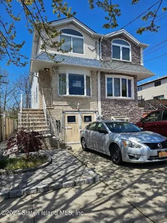 Buy this 3 bed house on 523 Lynn Street in New York, NY 10306