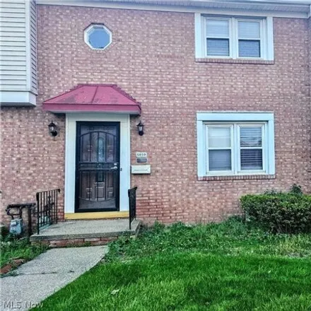 Buy this 3 bed condo on Outerbelt South Freeway in Bedford Heights, OH 44146