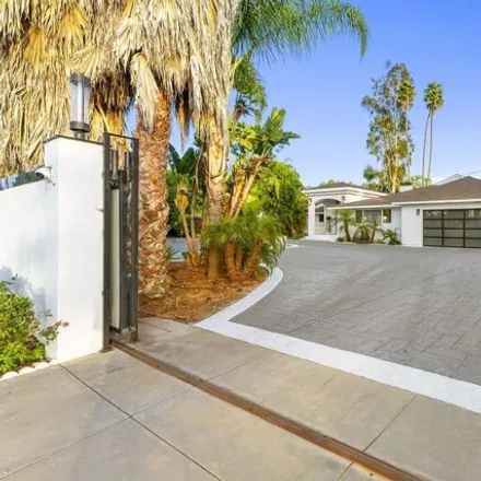 Image 4 - 22728 Oxnard St, Woodland Hills, California, 91367 - House for sale