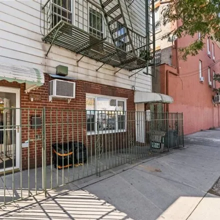 Image 3 - 2812 West 15th Street, New York, NY 11224, USA - House for sale