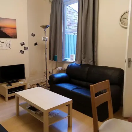 Rent this 4 bed room on 103 Teignmouth Road in Selly Oak, B29 7AX