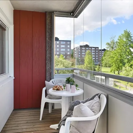 Rent this 3 bed apartment on Axvägen 4 in 175 44 Järfälla kommun, Sweden
