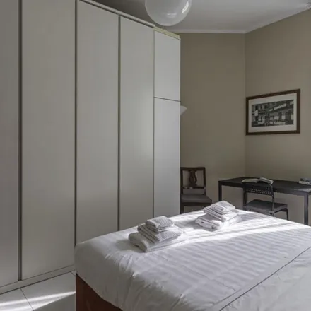 Image 3 - Via Alessandro Volta, 10, 20121 Milan MI, Italy - Apartment for rent