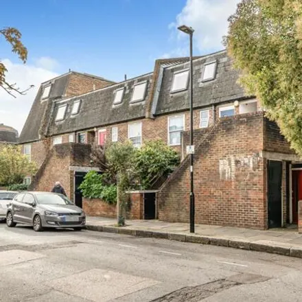 Image 2 - Whewell Road, London, N19 4LS, United Kingdom - Apartment for sale