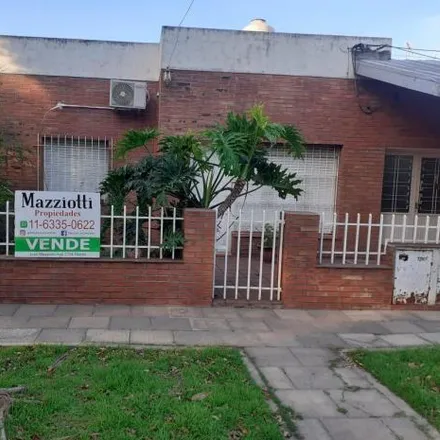 Image 2 - Charcas 899, Partido de Morón, 1708 Morón, Argentina - House for sale