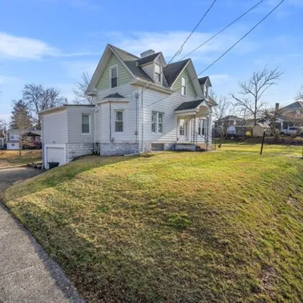 Buy this 3 bed house on 10 Holmes Avenue in Fort Thomas, KY 41075