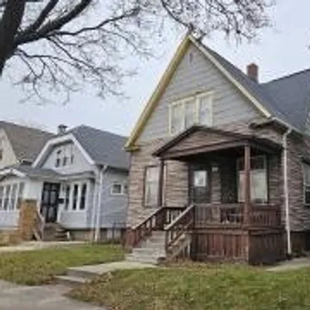 Buy this 5 bed house on 2908 West Clarke Street in Milwaukee, WI 53210
