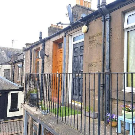 Rent this 2 bed apartment on Long Lane in Dundee, DD5 1ES