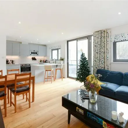 Rent this 2 bed apartment on Gifford Street in London, N1 0DF
