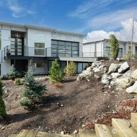 Buy this 5 bed house on 131 Cedar St in Kirkland, Washington