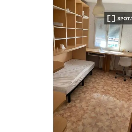 Rent this 4 bed room on Campus San Francisco - Universidad de Zaragoza in Calle Corona de Aragón, 50005 Zaragoza