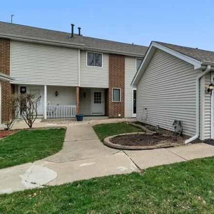 Rent this 3 bed house on Pebble Beach Court in Naperville, IL 60519