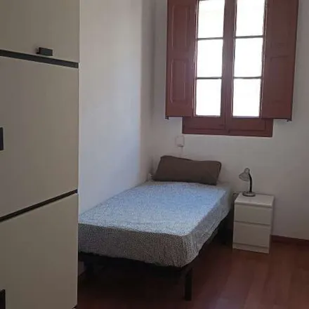 Rent this 3 bed apartment on Carrer d'Hartzenbusch in 21, 08001 Barcelona