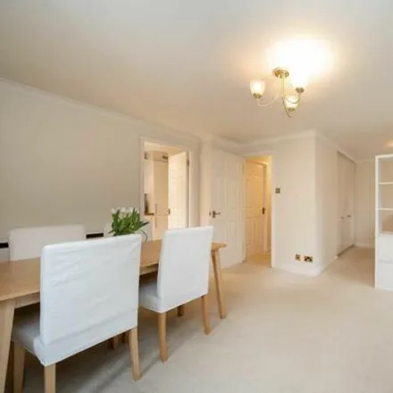 Image 5 - Brompton Park Crescent, London, SW6 1SX, United Kingdom - Apartment for sale