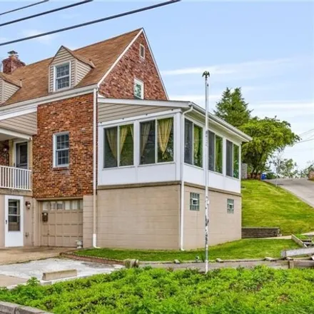 Image 3 - 3700 Rebecca St, Pittsburgh, Pennsylvania, 15234 - House for sale