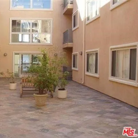 Image 2 - 937 12th Street - Condo for rent