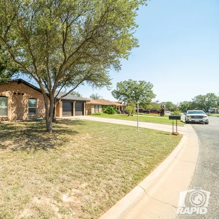 Image 2 - 3622 Clare Drive, San Angelo, TX 76904, USA - House for sale