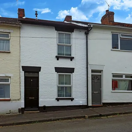 Rent this 2 bed townhouse on King John Street in Swindon, SN1 3DB