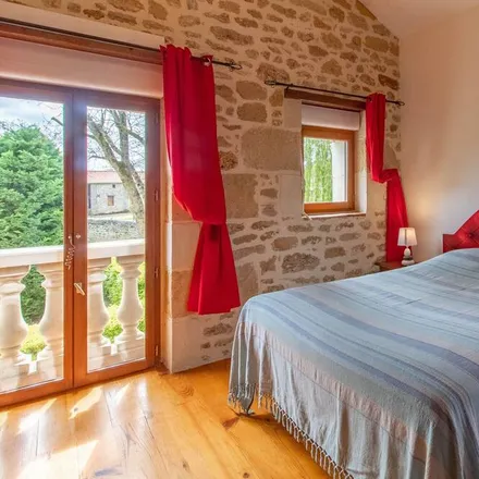 Rent this 2 bed townhouse on 49700 Doué-en-Anjou