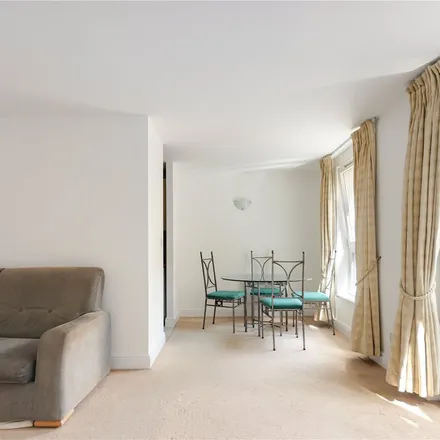 Image 4 - Railton House, 49b Arbour Square, Ratcliffe, London, E1 0PS, United Kingdom - Apartment for rent