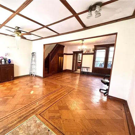 Image 7 - 541 77th Street, New York, NY 11209, USA - House for sale