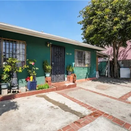Image 2 - 7663 South Hoover Street, Los Angeles, CA 90044, USA - House for sale