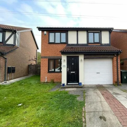 Buy this 3 bed house on Marcross Close in Blucher, NE15 9XQ