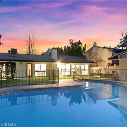 Image 1 - Alley ‎86100, Los Angeles, CA 91307, USA - House for sale