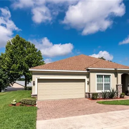 Buy this 4 bed house on 9527 Lynwood Street in Clermont, FL 34711