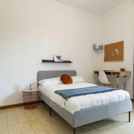 Rent this 4 bed room on Scuola dell'infanzia Montichiari in Via Montichiari, 7