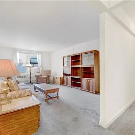 Image 3 - 2269 Gerritsen Avenue, New York, NY 11229, USA - Apartment for sale