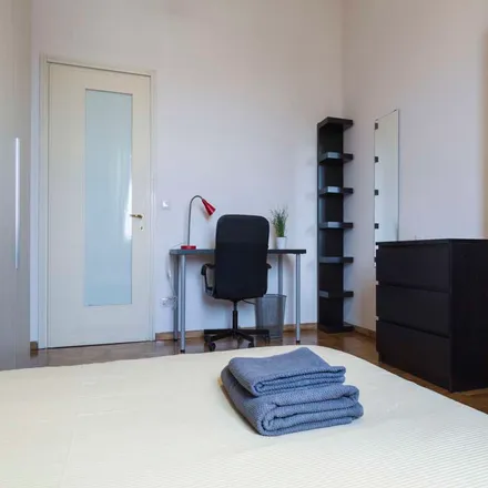 Rent this studio room on UniCredit Bank in Piazza Ventiquattro Maggio, 20136 Milan MI